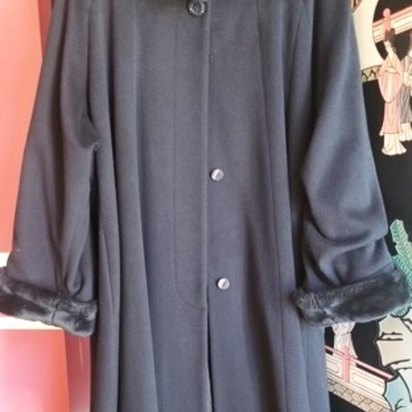 Bloomingdale's Dressy Black 100% Wool Coat SZ 22 Buttons FLAWED - Picture 6 of 8
